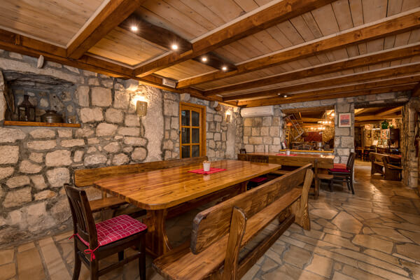 seoska kuća čilipi restaurant